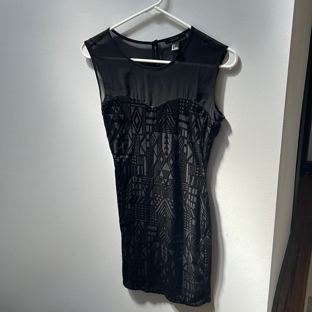 Black dress with velvet patterns and mesh - size S